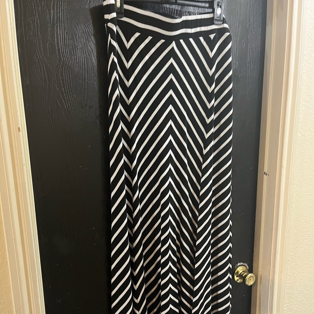 Torrid Maxi Skirt Zig Zag Stripe - 1X